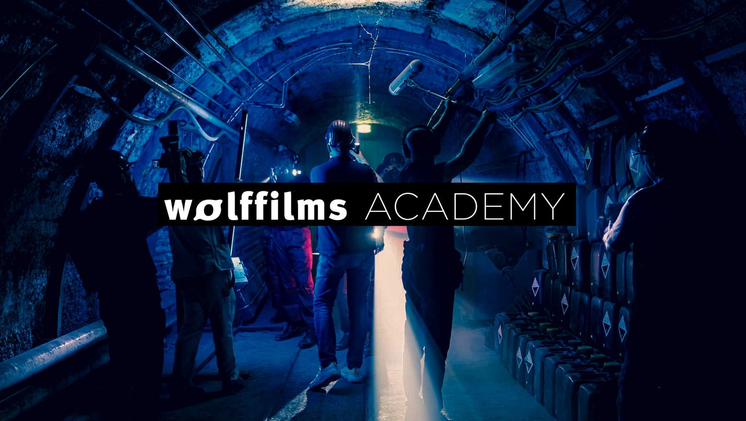 Das Team von Wolffilms und Rainer Wolf dreht im Bergwerk eine Filmszene.