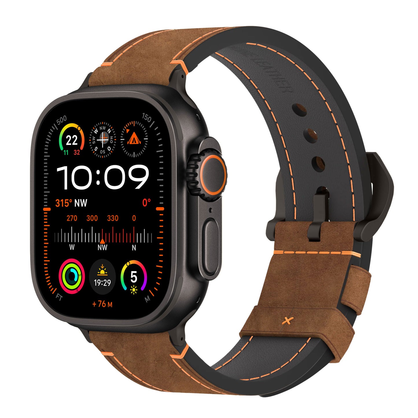 Die arktisband Apple Watch Ultra PALERMO GRANDE verfügt über ein dunkles rechteckiges Zifferblatt, das Zeit, Kompass, Wetter und Aktivitätsdaten anzeigt, gepaart mit einem arktisband Vintage Lederarmband mit orangefarbenen Nähten und 316L-Edelstahl-Hardware.