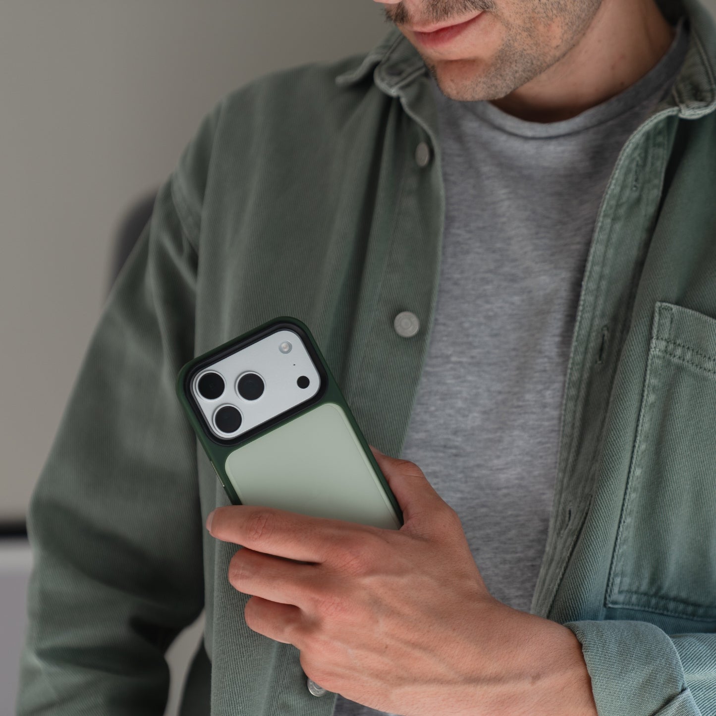 arktis iPhone 17 Pro Max Solid Case
