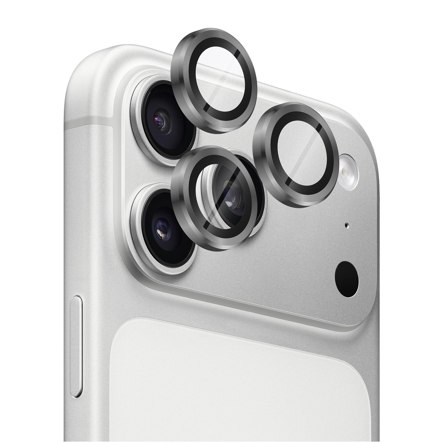 Nahaufnahme des arktis iPhone 17 Pro Lens Protector, der perfekt über den dreifachen Kameralinsen des Smartphones angebracht ist und dauerhaften Schutz bietet.