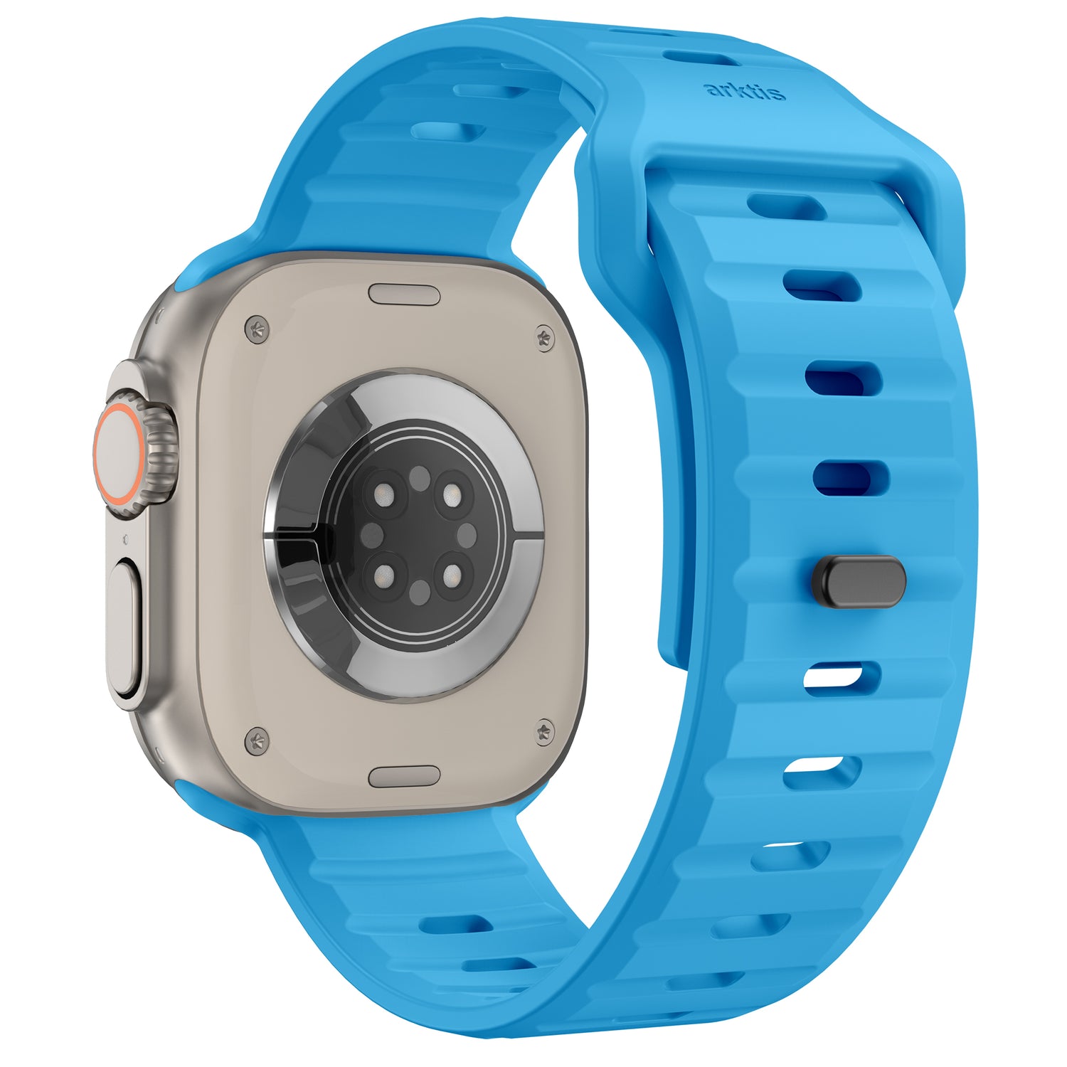 Eine Nahaufnahme des arktisband Apple Watch Silikonarmbands "Active" von arktisband in Blau. Die Metallrückseite zeigt Sensoren, während das strukturierte Armband und der Metallverschluss sowohl Stil als auch Atmungsaktivität bieten.