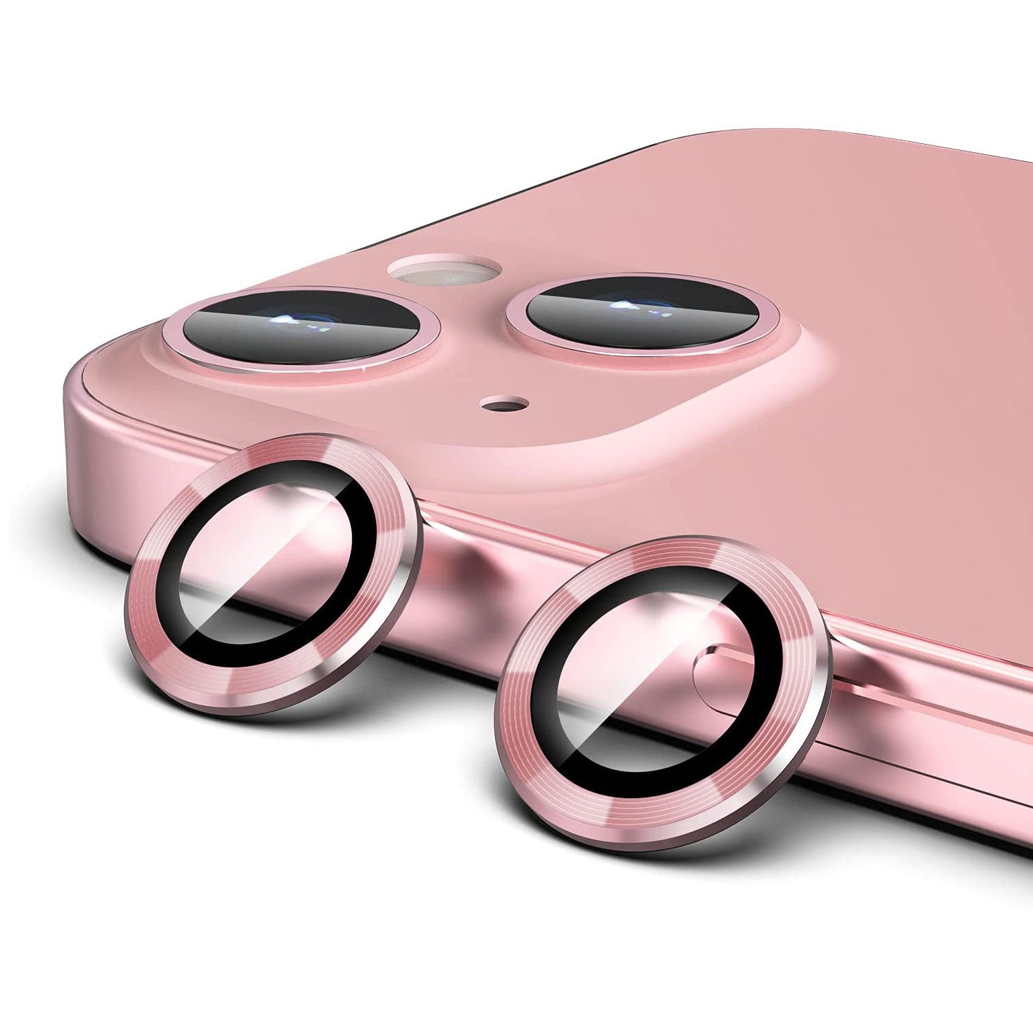 Nahaufnahme eines rosa iPhone 15 mit zwei ArktisPRO iPhone 15-Objektivschutzfolien von ArktisPRO in der Nähe der Kameraobjektive.