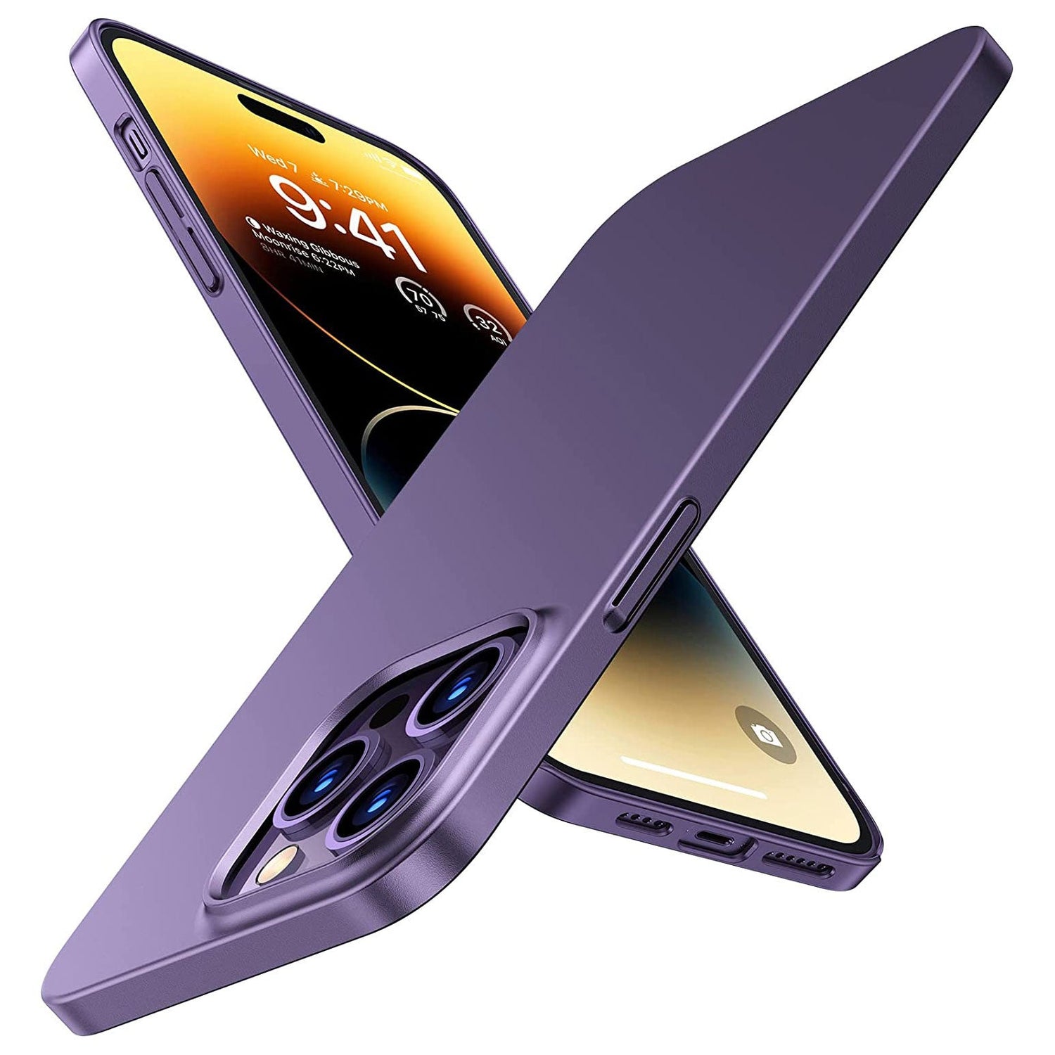 Eine violette ArktisPRO iPhone 15 Pro Hülle UltraSlim Hardcase umhüllt ein iPhone 15 Pro mit dreifacher Rückkamera, das von vorne und hinten in sich kreuzenden Winkeln vor einem weißen Hintergrund gezeigt wird.