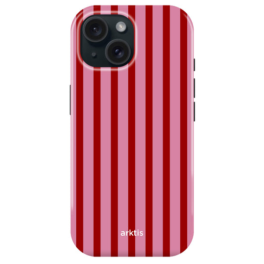 Die arktis iPhone 15 Hülle - Stripes zeigt rote und dunkelrote vertikale Streifen mit "arktis" an der Unterseite, hergestellt aus stoßabsorbierendem TPU-Silikon. MagSafe-kompatibel für optimalen Schutz und stilvolles Design von arktis.