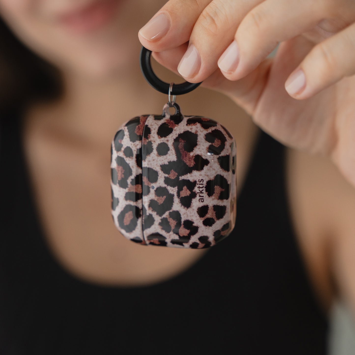 arktis AirPods 4 Hülle - Sweet Leopard