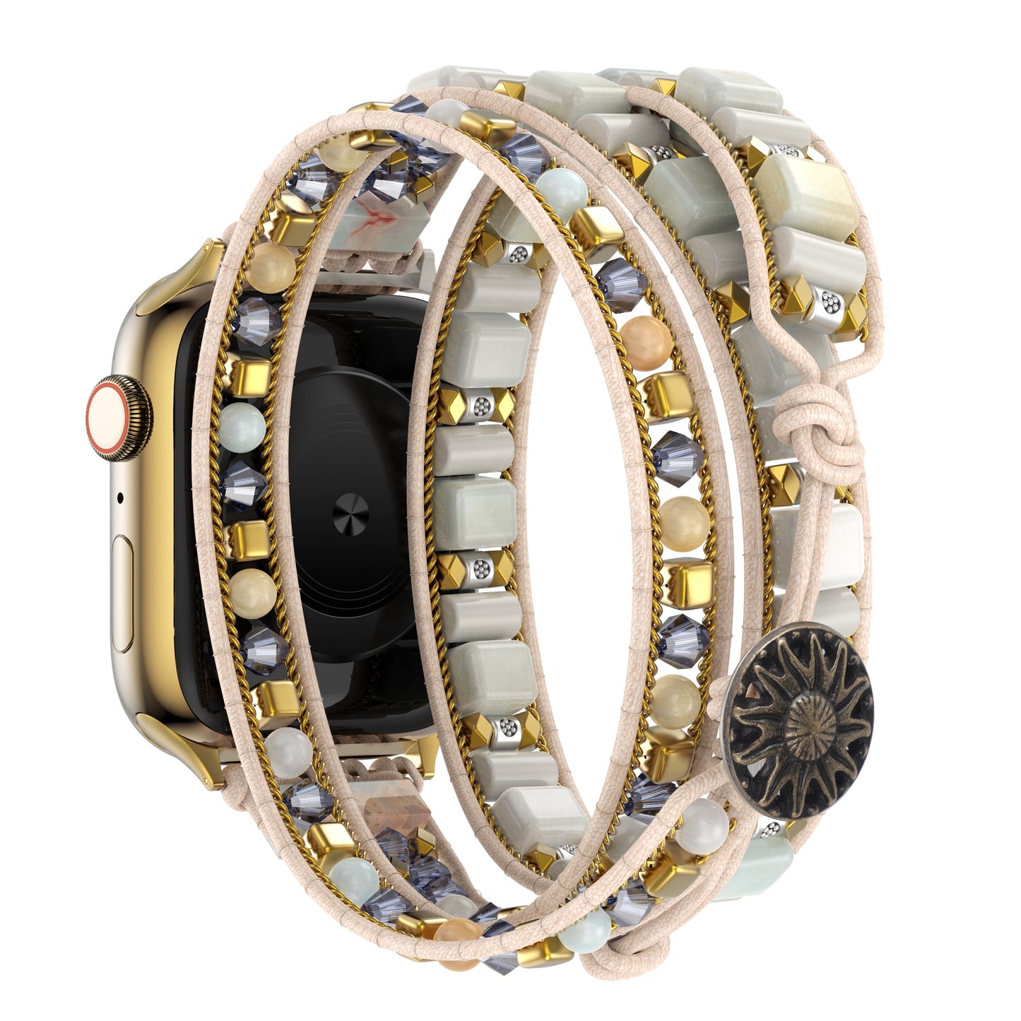 Das arktisband Apple Watch Armband "Dream Catcher" verfügt über ein goldenes Gehäuse, eine perlenbesetzte, mehrlagige Lederhülle im Boho-Stil, einen Sonnenschliff-Knopfverschluss und einen Edelstahladapter für nahtlose Eleganz.