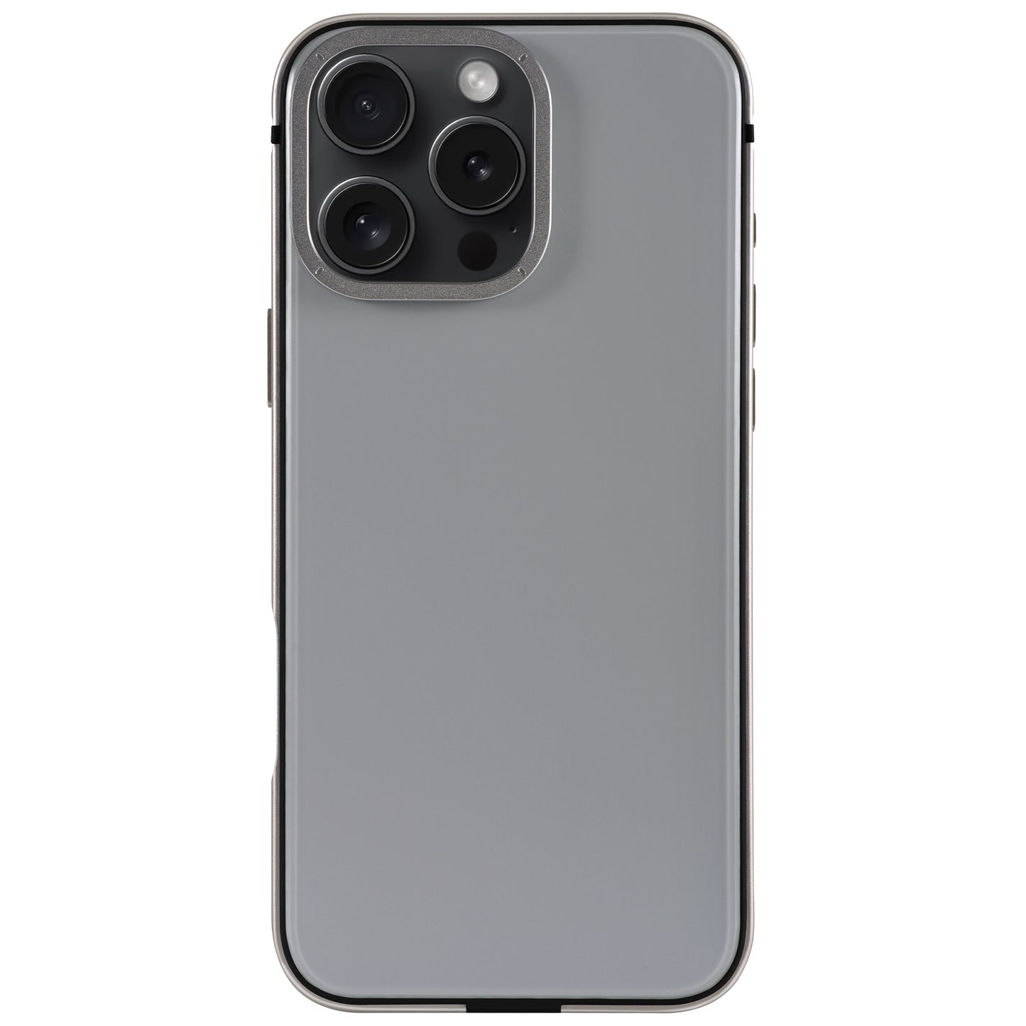 Das arktis iPhone 16 Pro Case Avantgarde von arktis präsentiert von hinten betrachtet ein silbernes Smartphone mit drei Rückkameras und Blitz und verfügt über eine Anti-Fingerabdruck-Rückplatte für ein elegantes Erscheinungsbild.