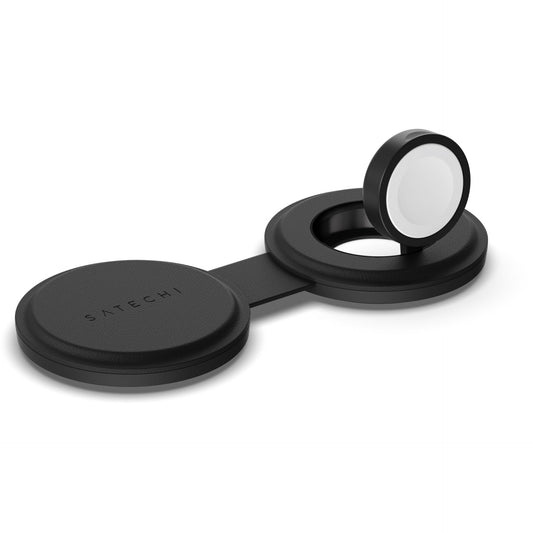 Das Satechi OntheGo 2-in-1 Wireless Charger ist ein schwarzes, MagSafe-kompatibles Pad mit einem erhöhten, kreisförmigen Uhren-Ladegerät, ideal als Qi2 Magnetic Wireless Car Charger für müheloses Aufladen unterwegs.