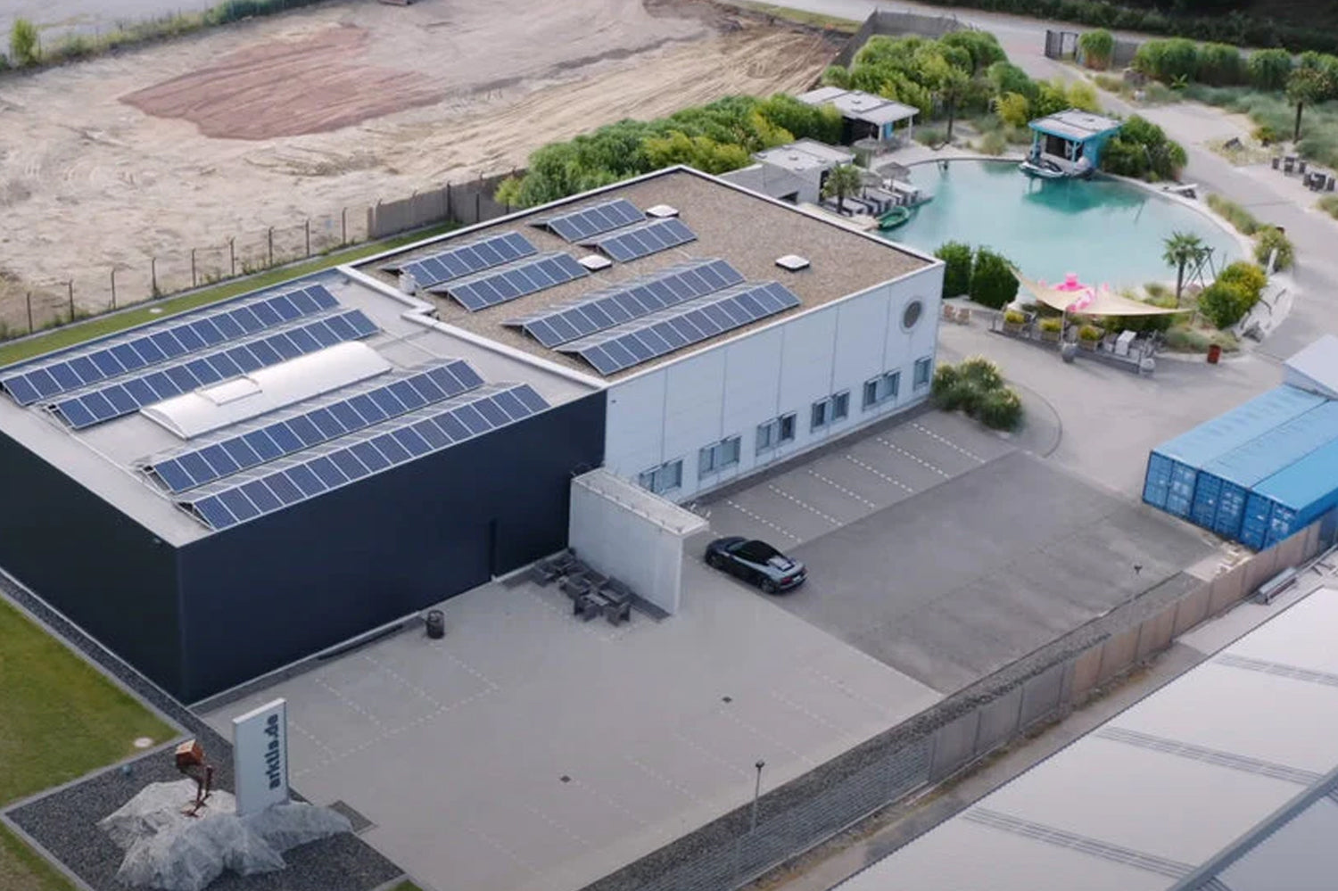 Das Firmengebäude der Arktis.de GmbH von oben.