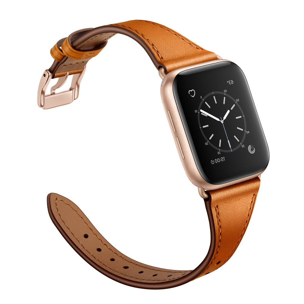 Das Arktisband Apple Watch Lederarmband „Napoli“ kombiniert eine goldene Smartwatch mit rechteckigem, schwarzem Analogdisplay mit einem braunen Echtlederarmband und einer Schnalle für einen minimalistischen Stil.