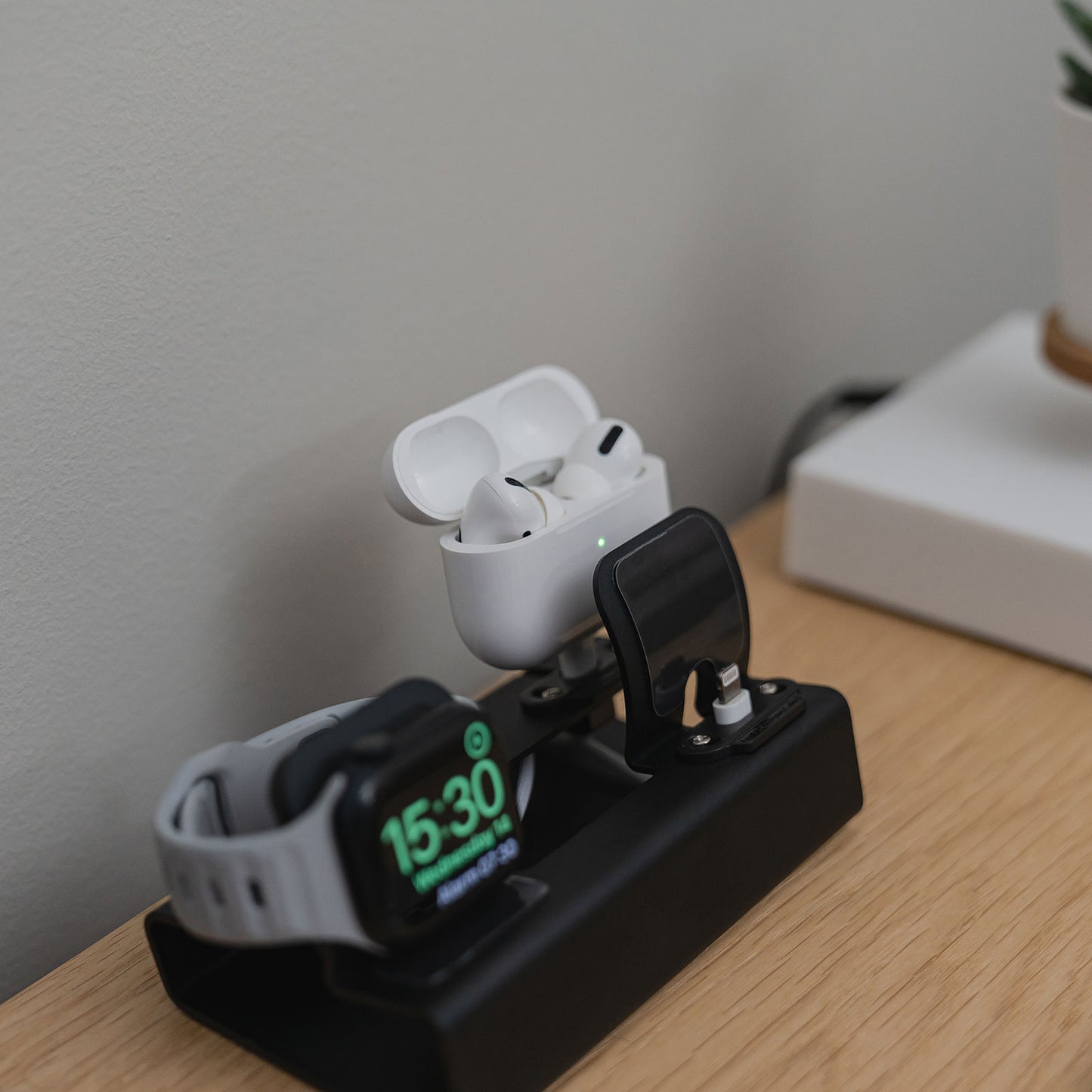 ArktisPRO Aluminium MULTIDOCK für iPhone, Apple Watch & AirPods