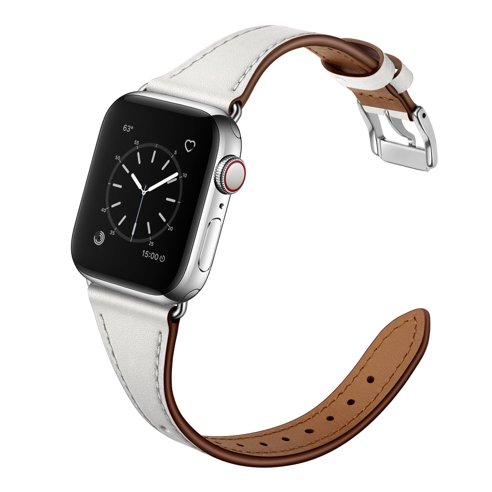 Das Arktisband Apple Watch Lederarmband „Napoli“ verfügt über einen rechteckigen schwarzen Bildschirm und ein weißes Echtlederband mit braunen Rändern, die schräg auf weißem Hintergrund abgebildet sind – die analoge Anzeige passt perfekt zum minimalistischen Stil.