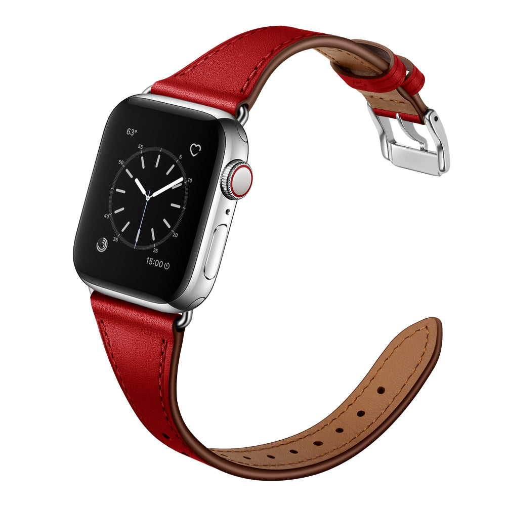 Eine Smartwatch mit rechteckigem schwarzem Bildschirm und Edelstahlgehäuse wird mit dem Arktisband Apple Watch Lederarmband „Napoli“ in Rot und einer silbernen Schließe gezeigt, die für einen minimalistischen Stil auf weißem Hintergrund dargestellt wird.