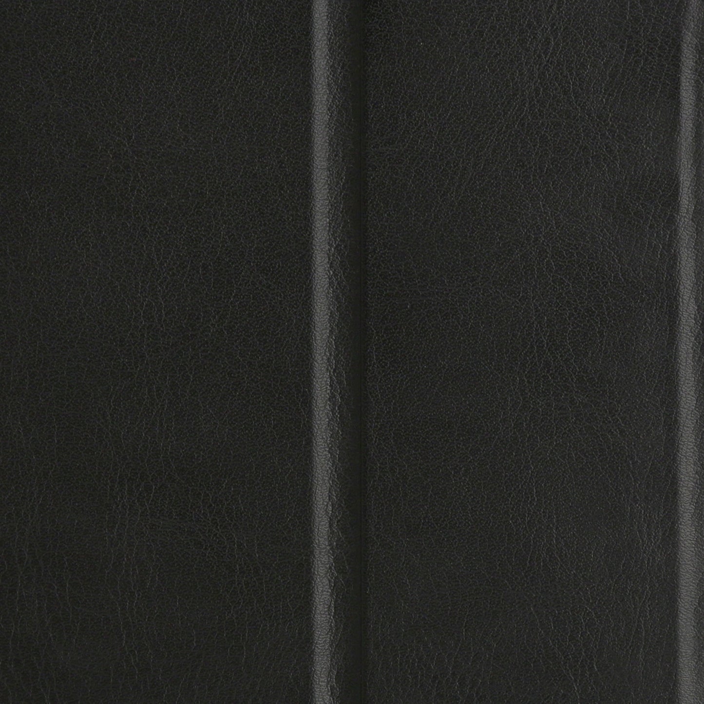 Nahaufnahme der schwarzen Kunstledertextur mit zwei parallelen Nähten, perfekt für das iCEO iPad Air 10,5" – iPad Pro 10,5" SmartCover Case von iCEO.