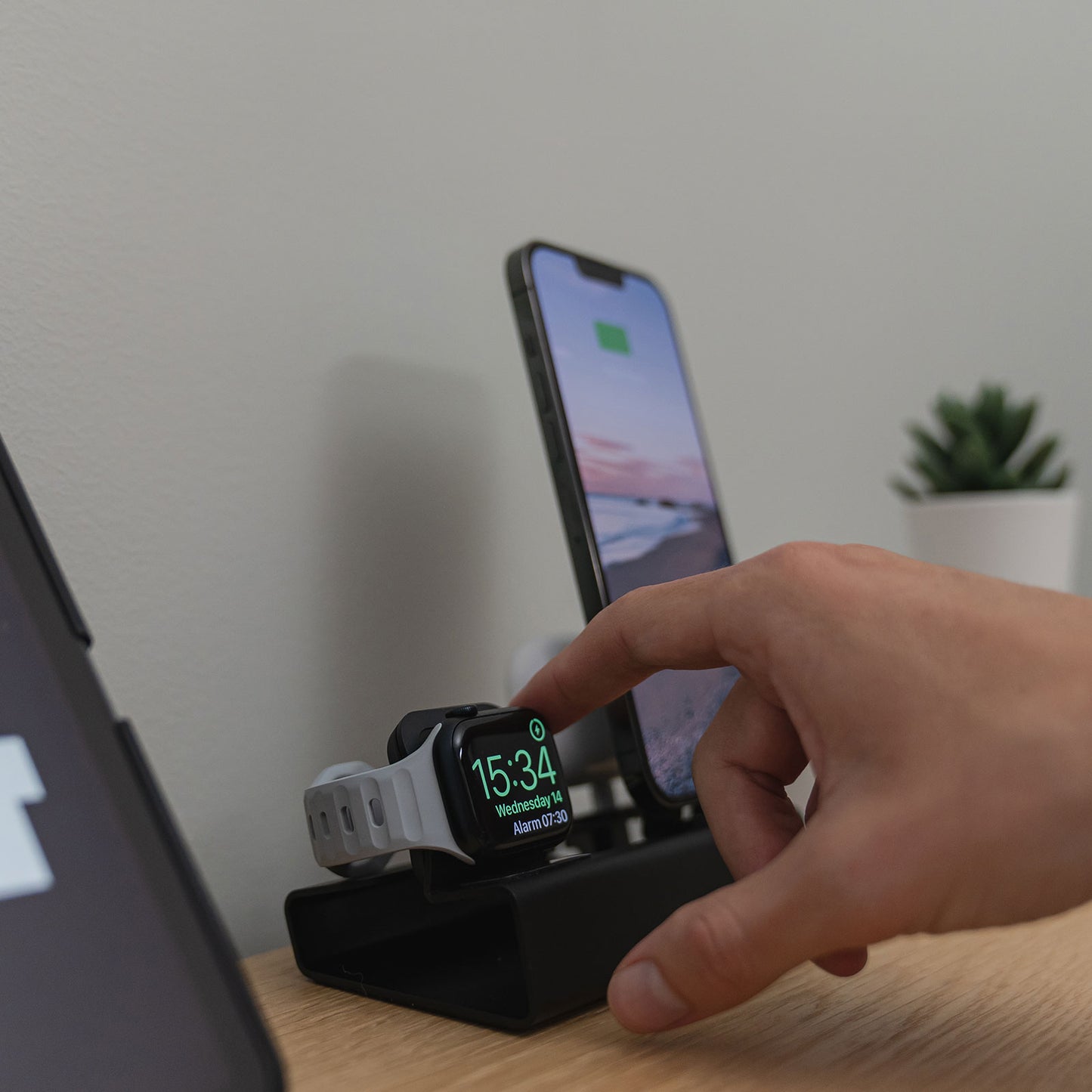 ArktisPRO Aluminium MULTIDOCK für iPhone, Apple Watch & AirPods