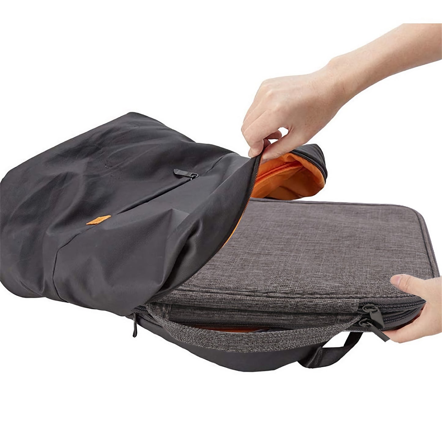 Hände öffnen die arktisband Große Reisetasche für Apple Watch Armbänder & Zubehör von arktisband – ideal für die ordentliche Aufbewahrung von Apple Watch-Armbändern und Zubehör auf Reisen.