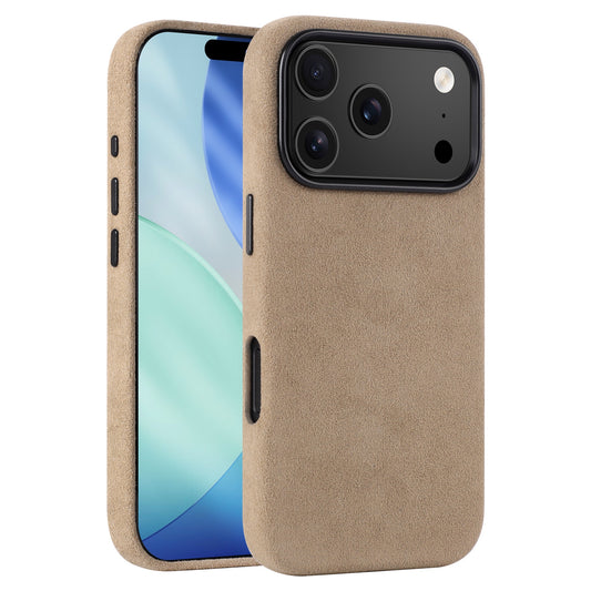 Eine beige arktis iPhone 17 Pro Hülle aus Alcantara für ein Smartphone, die den vorderen Bildschirm und die hintere Kamera hervorhebt. Diese elegante Hülle wird in Italien fachmännisch hergestellt und bietet erstklassigen Schutz und Stil.