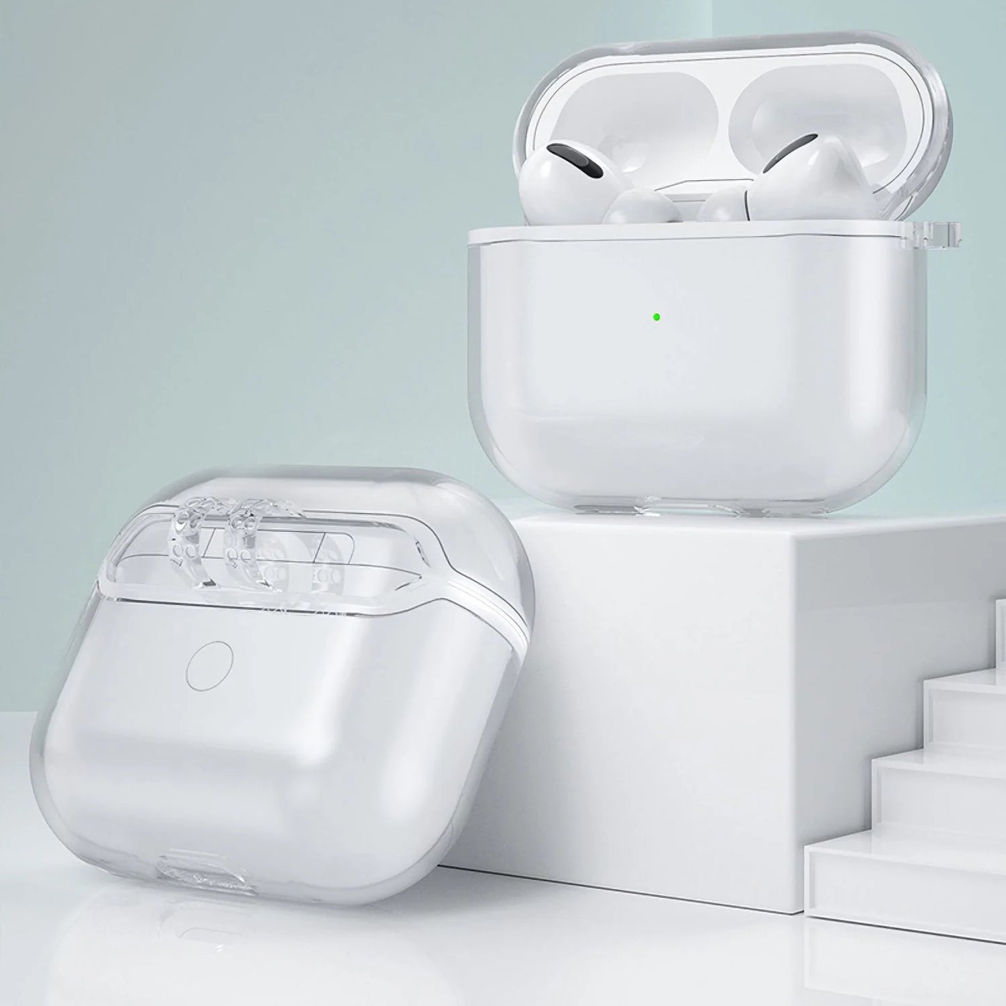 Durchsichtige Hüllen, wie die arktis AirPods Pro 3 Invisible Air Case, bieten eleganten TPU-Silikonhülle-Schutz für kabellose Ohrhörer - sowohl geschlossen als auch offen mit Ohrstöpseln im Inneren - und halten Ihre Geräte sicher und elegant.