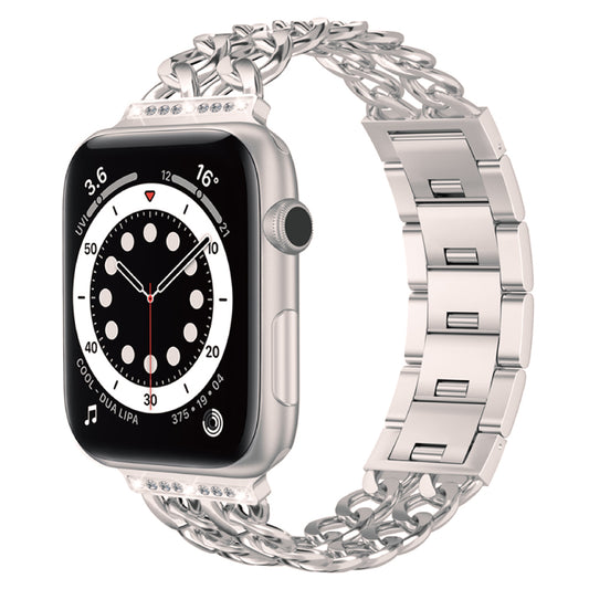 Das arktisband Apple Watch Armband „Princess“ von arktisband präsentiert sich in Silber mit einer glanzvollen Gliederstruktur, einem dekorativen Kettenglied-Metallband und einem Display mit analoger Uhr, Zahlen, Wetterinfos und Musikdetails.