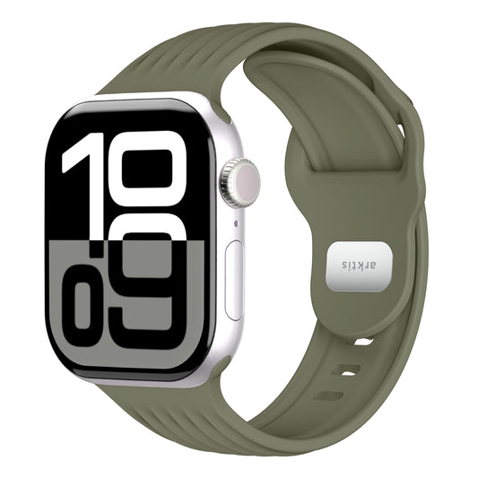 Das arktisband Apple Watch Armband "Skandi" hat ein grünes Fluorelastomer-Armband mit skandinavischem Design, hier mit einer digitalen Smartwatch, die 10:09 anzeigt.