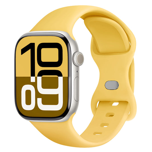 Das Arktisband Apple Watch Silikonarmband „Sport“ ist ein gelbes, schweißabsorbierendes Armband mit mehreren Einstelllöchern, einem silbernen rechteckigen Gehäuse und einer digitalen 10:09-Uhr in kräftigem Schwarz und Weiß. Apple Watch kompatibel.