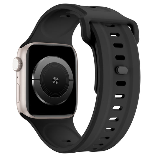 Eine Nahaufnahme zeigt das arktisband Apple Watch FKM Sportarmband "Sweat" von arktisband mit einem strapazierfähigen, flexiblen Fluorelastomer-Armband und einem rechteckigen Metallgehäuse mit minimalistischem schwarz-grauem Runddisplay. Kompatibel mit der Apple Watch.