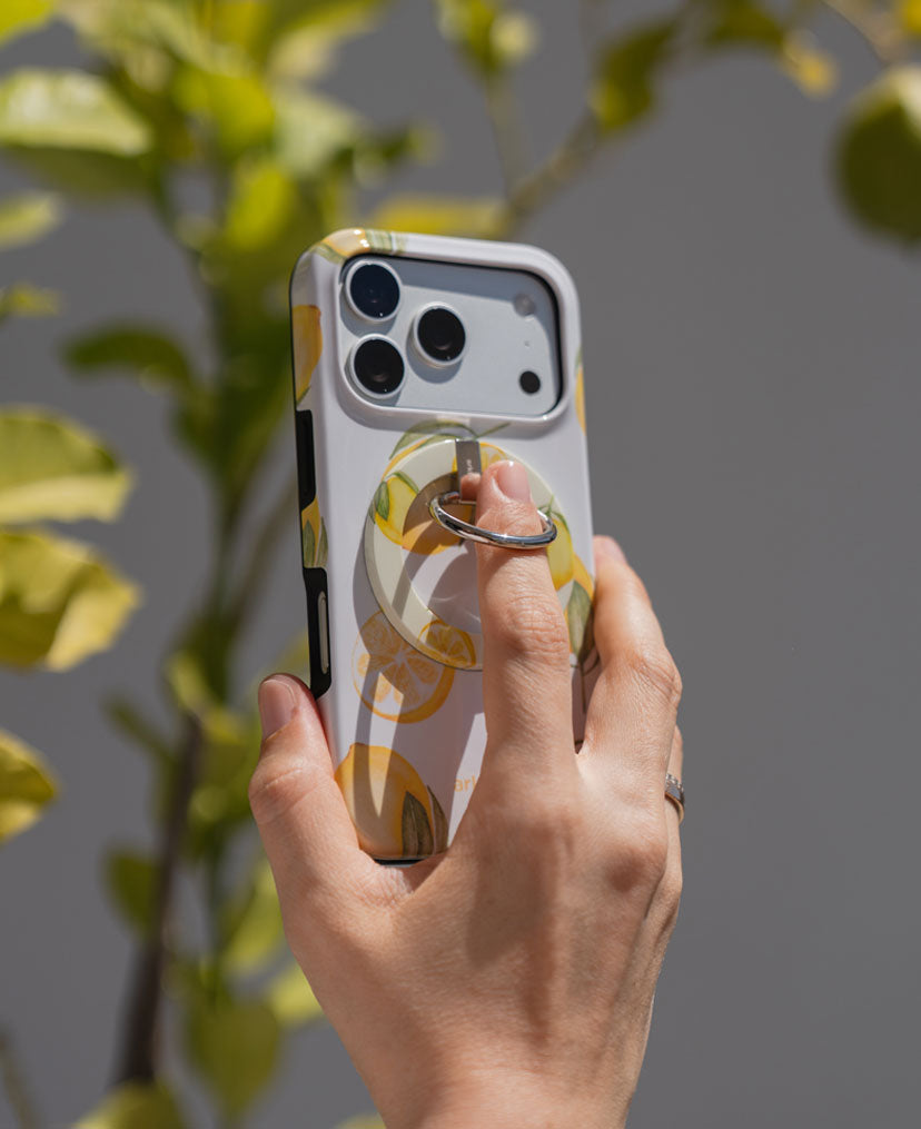 iPhone Hülle mit MagSafe Ringhalter im Zitronendesign.