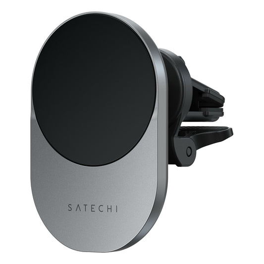 Satechi Qi2 Magnetic Wireless Car Charger, abgebildet in Silber und Schwarz aus einem seitlichen Blickwinkel. Diese MagSafe-kompatible Halterung ermöglicht einfaches magnetisches kabelloses Laden unterwegs.