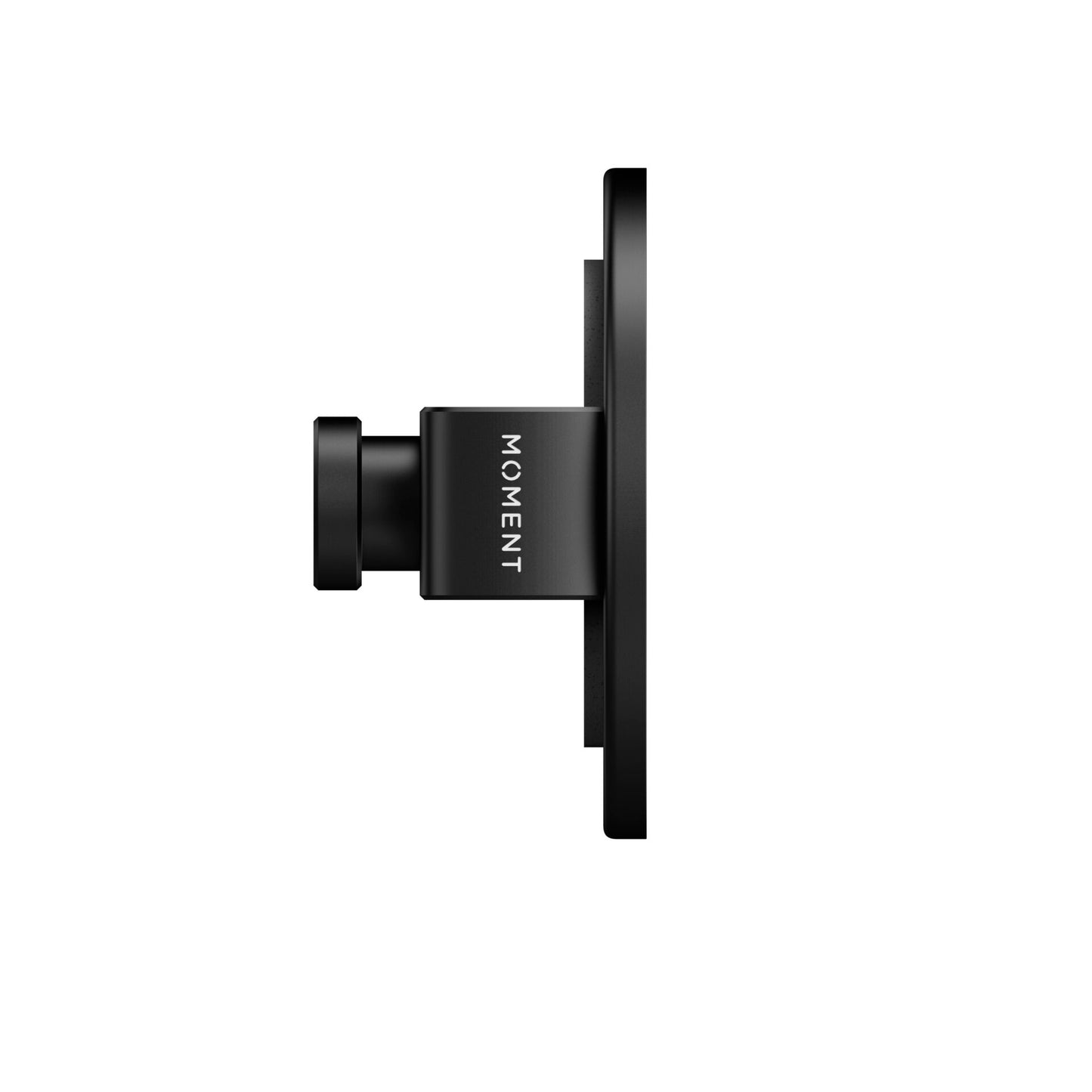 Seitenansicht eines schwarzen MOMENT Objektivvorsatzes mit dem Moment 67 mm Universal Phone Case kompatibler Filter Mount auf weißem Hintergrund.