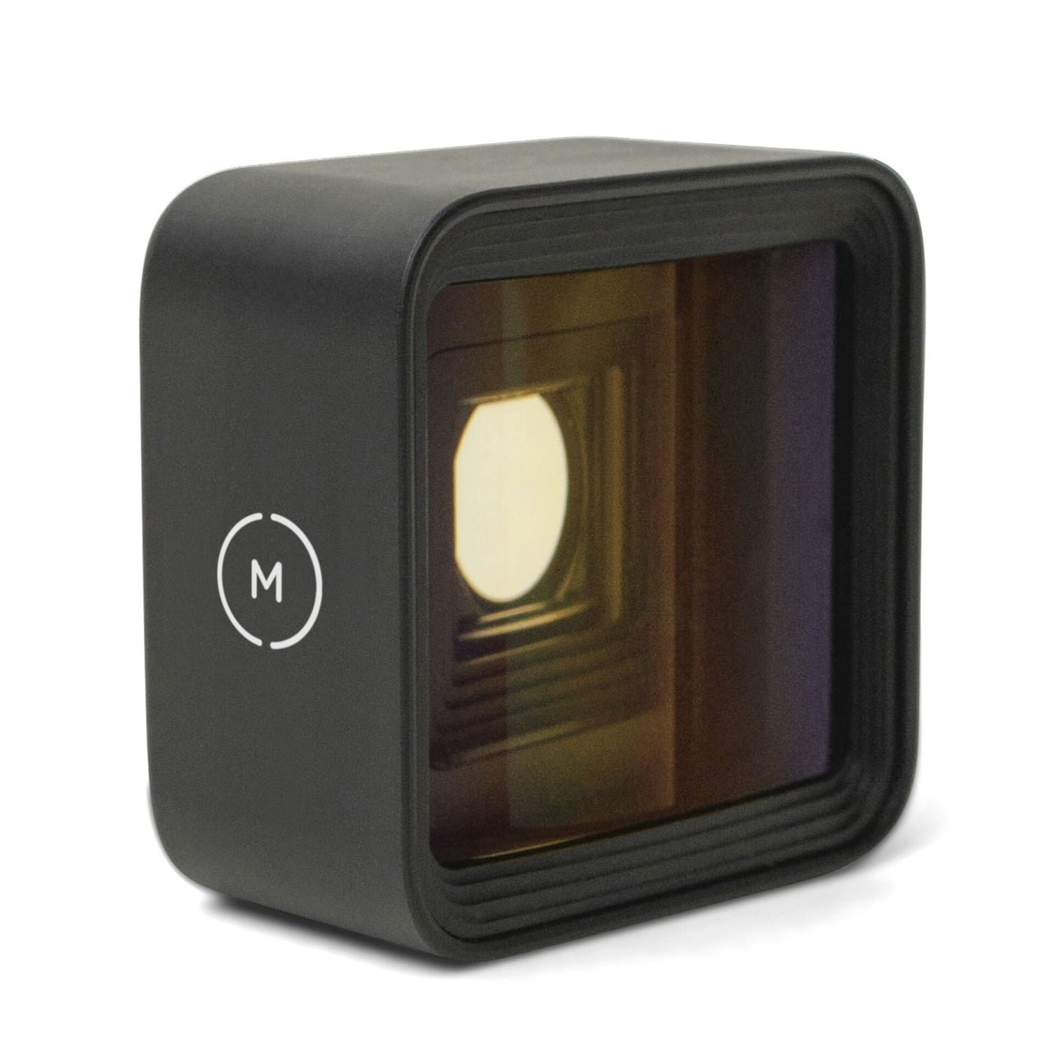 Das MOMENT 1,33x Anamorphot-Objektiv der T-Serie ist ein schwarzes, quadratisches Objektiv mit einer spiegelnden Oberfläche und einem weißen M-Logo - ideal für Smartphone-Setups zum Filmen.