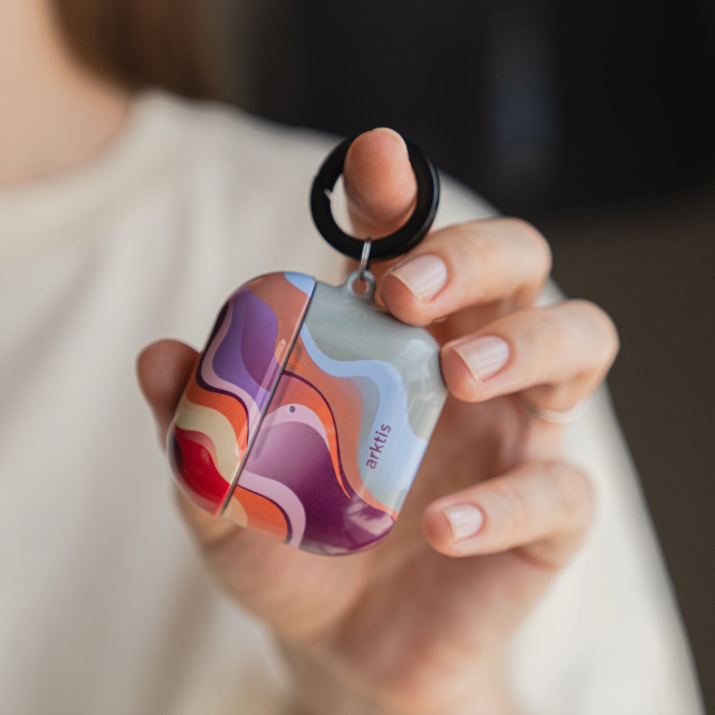 arktis AirPods 4 Hülle - Happy Life