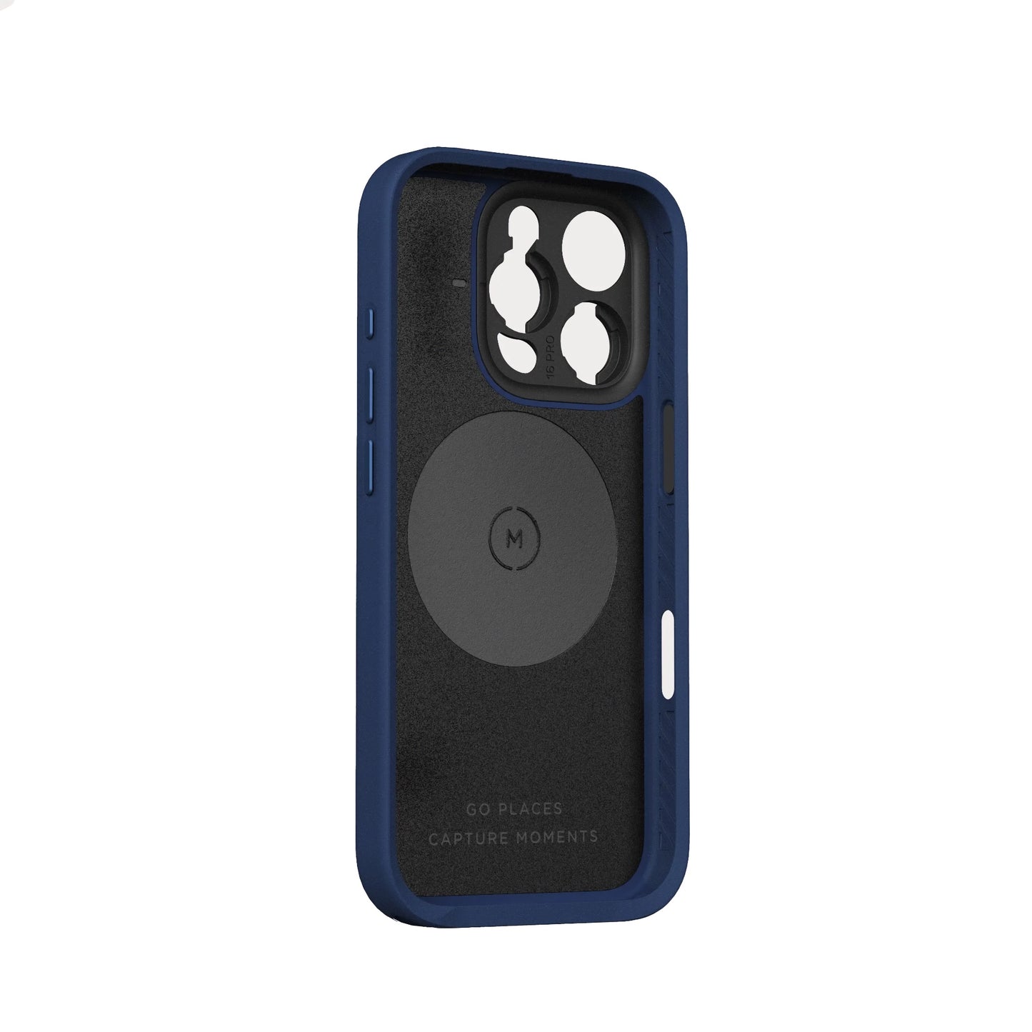 Die MOMENT Moment iPhone 16 Pro Kameratasche MagSafe, abgebildet in Blau und Schwarz mit Kameraausschnitten, ist von hinten schräg abgebildet und bietet eine schlanke Passform mit Schutz.