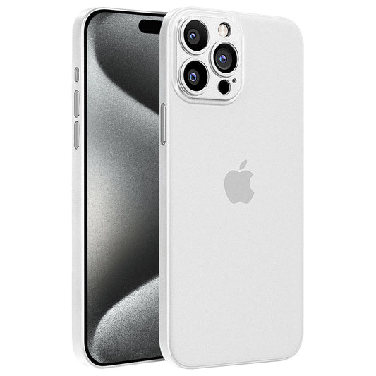 Ein weißes iPhone 15 Pro Max mit Dreifachkamera und Blitz zeigt ein elegantes schwarz-graues Hintergrundbild. Kombinieren Sie es mit der ArktisPRO iPhone 15 Pro Max Hülle ULTRADÜNN für Stil und Schutz von ArktisPRO.