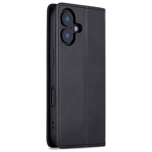 Das arktis iPhone 16 Plus Book Case aus schwarzem Kunstleder verfügt über präzise Aussparungen für Kamera und seitliche Tasten sowie einen sicheren Magnetverschluss.