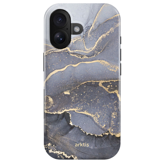 Die arktis iPhone 16 Hülle - Dusty Marble bietet eine stoßfeste TPU-Silikonschale, ein graues und goldenes Marmordesign, den arktis-Schriftzug und ist MagSafe-kompatibel für kabelloses Laden.