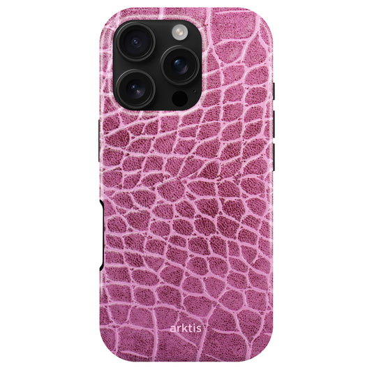 Die arktis iPhone 16 Pro Hülle - Pink Lizard verfügt über ein strukturiertes Eidechsenmuster, arktis Branding, stoßabsorbierendes TPU-Silikon und ist MagSafe-kompatibel für sicheren und stilvollen Schutz.