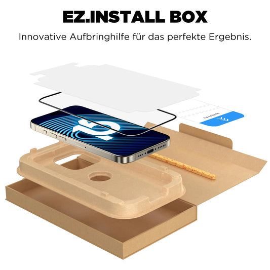Der arktis 2er Set iPhone 14 Plus REVOLUTION Glas-Displayschutz mit Ausrichtungswerkzeug sitzt über einer offenen EZ.INSTALL Box zur einfachen Montage.