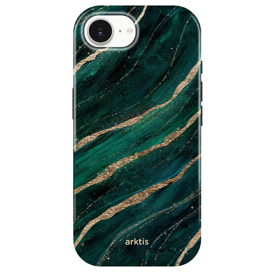 Die arktis iPhone 16e Hülle - Green Marble hat eine dunkelgrüne und goldene Marmorierung, ein arktis Branding, ist aus stoßabsorbierendem TPU-Silikon gefertigt und ist MagSafe-kompatibel.
