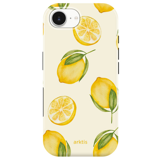Die arktis iPhone 16e Hülle - Lemon zeigt ganze Zitronen, Zitronenscheiben und grüne Blätter auf einem blassgelben Hintergrund. Hergestellt aus stoßabsorbierendem TPU-Silikon und MagSafe kompatibel für Stil und Schutz von arktis.