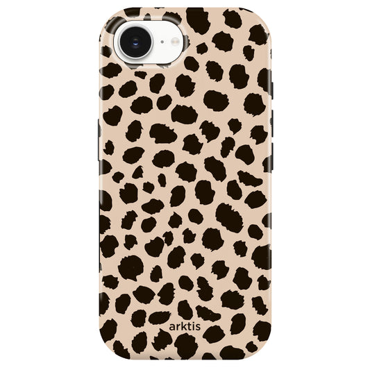 Die arktis iPhone 16e Hülle-Cheetah bietet stoßabsorbierendes TPU-Silikon, beigefarbenen Hintergrund mit schwarzem Cheetah-Print, arktis Branding und ist MagSafe-kompatibel für stilvollen und sicheren Schutz.