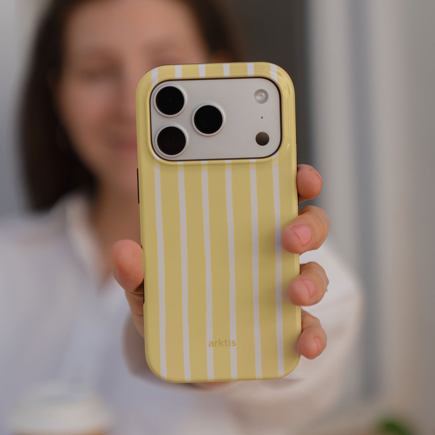 arktis iPhone 14 Pro Max Hülle - Sunny Stripes