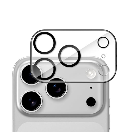 Der arktis iPhone 17 Pro Max Kamera Protector von arktis passt perfekt über die Triple-Linsen-Kamera und bietet so einen erstklassigen Schutz für Ihr silbernes Smartphone.