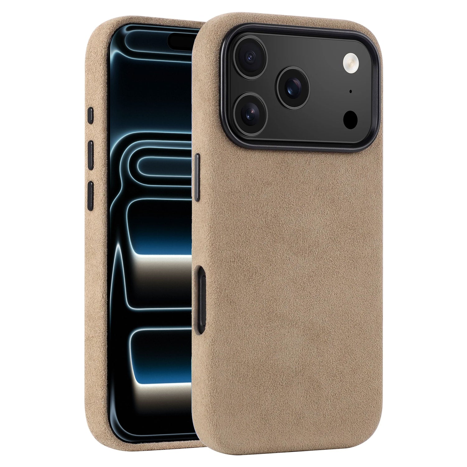 Die arktis iPhone 17 Pro Hülle aus Alcantara, hier an einem Telefon mit drei rückwärtigen Kameras, ist aus elegantem beigem Wildleder und wird in Italien hergestellt, um einen stilvollen Premium-Schutz zu bieten.