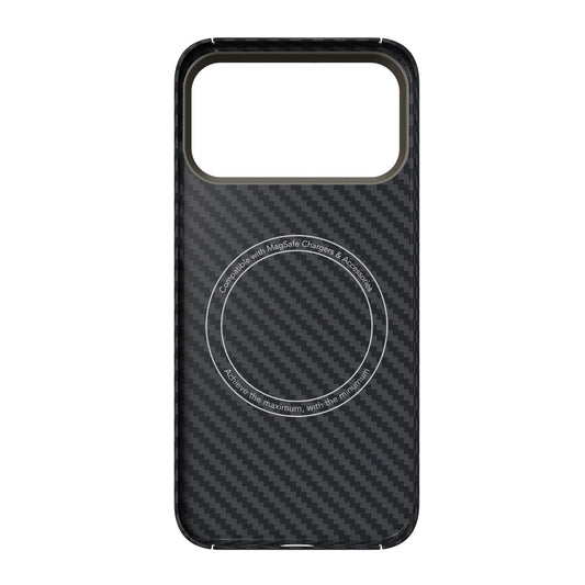 Das arktis iPhone 17 Pro Max Carbon Case verfügt über ein schlankes schwarzes Aramidfaser-Design, einen MagSafe-Kompatibilitätsring und eine große Kameraaussparung und bietet erstklassigen Schutz in einer leichten, eleganten Tasche von arktis.