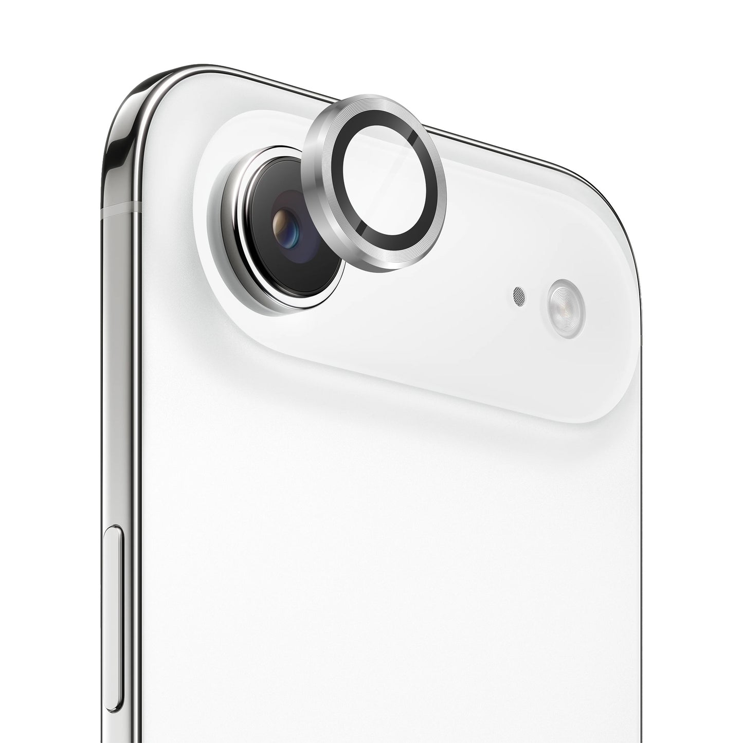 Nahaufnahme eines arktis iPhone Air Lens Protector, der an einer Smartphone-Kamera angebracht wird und den verbesserten Schutz zeigt, den dieses arktis Zubehör für Ihr iPhone bietet.