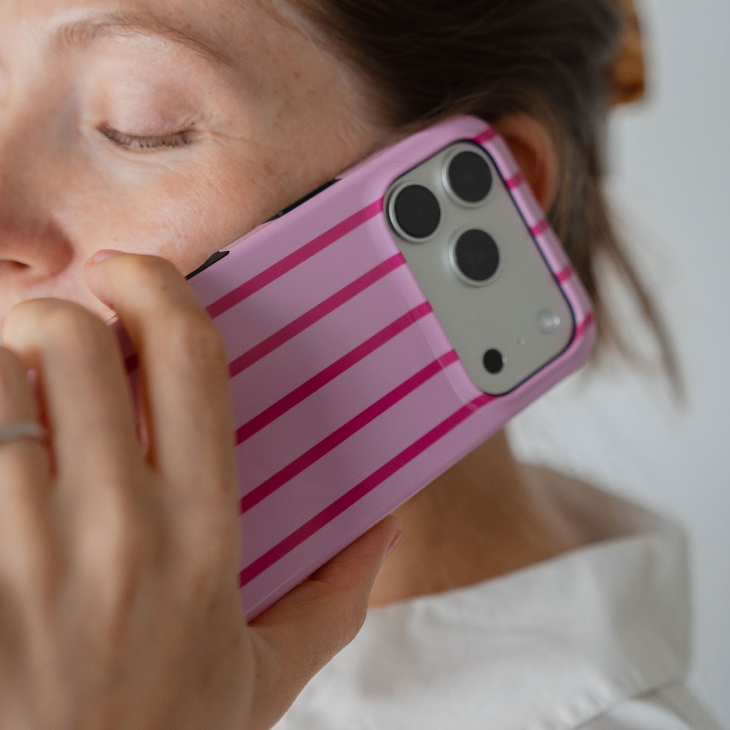 arktis iPhone 14 Pro Max Hülle - Lady Stripes