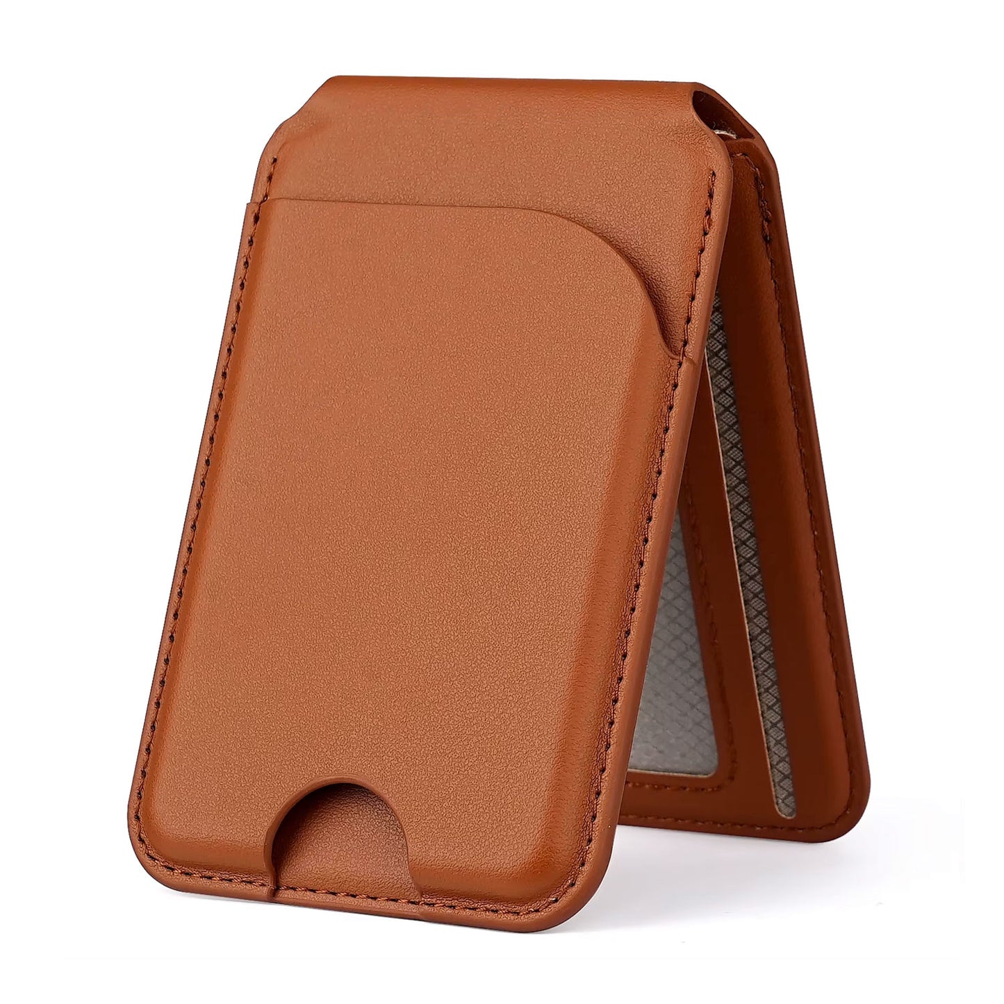 Der arktis iPhone MagSafe Wallet Kartenhalter von arktis ist ein brauner Kunstleder-Geldbörsenständer mit einem Kartenschlitz auf der Vorderseite, kompatibel mit dem iPhone 12 und für den täglichen Gebrauch konzipiert.