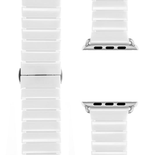 Das arktisband Apple Watch Gliederarmband Keramik mit weißen Keramikgliedern und Edelstahlverbindern ist aus verschiedenen Blickwinkeln auf weißem Hintergrund zu sehen. Es bietet einen nahtlosen, stilvollen Sitz für Ihre Apple Watch.