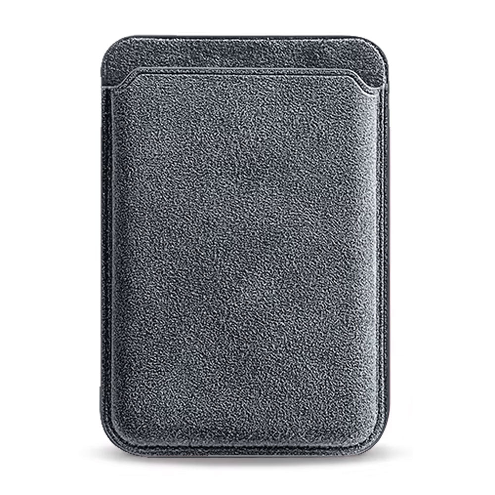 Der arktis iPhone MagSafe Kartenhalter aus Alcantara von arktis, hier in schwarz mit strukturierter Oberfläche, ist auf weißem Hintergrund fotografiert.