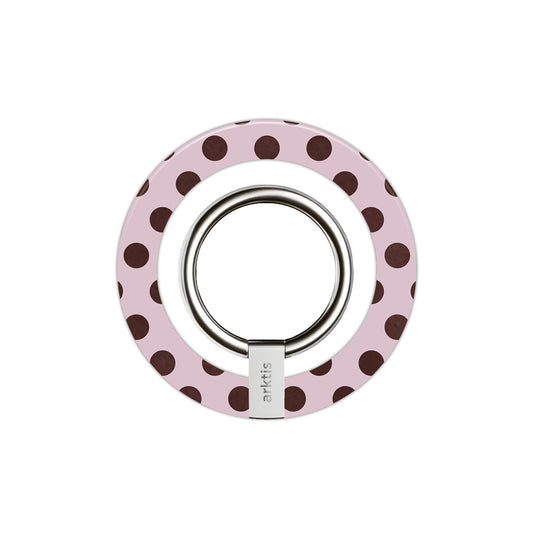 Der arktis Magnetischer Ringhalter für MagSafe - Sweetie präsentiert sich im rosa Design mit dunkelbraunen Tupfen und einem silbernen Metallring - ein stylisches iPhone Zubehör und unverzichtbares Accessoire.